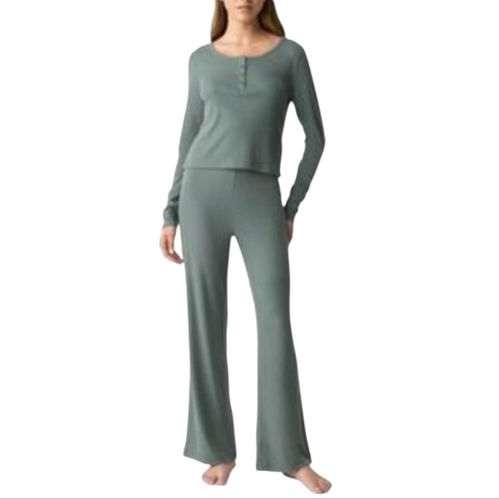 GAP 2 PC GapBody Women's Long-Sleeve Rib Pajama Set top and bottom Size: L New